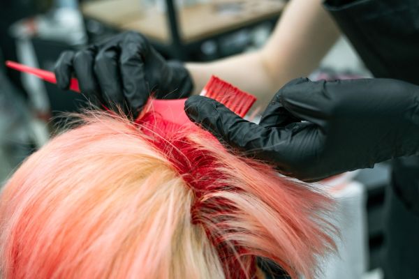Coiffeur coloriste à rennes : expert en balayage et soins premium