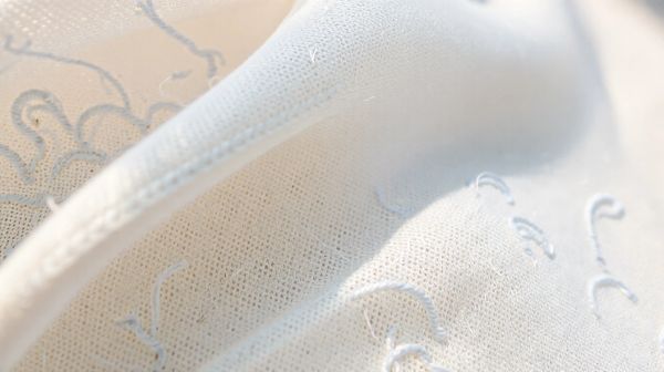 Flocage ou broderie : quel marquage textile choisir ?