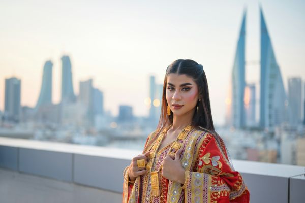 Mode arabe : prêt à porter musulman abaya, caftan, djellaba, hijab, qamis