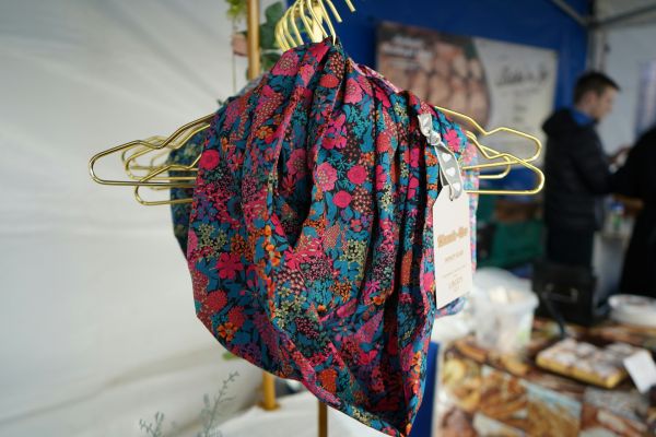 Top 10 idées pour styliser écharpes et foulards